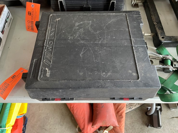 #7608-•-phantom-plano-tackle-box-image-3