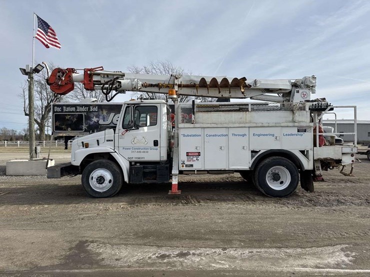 2000-freightliner-fl70-image-2