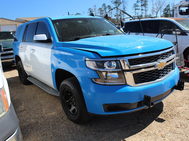 2016-chevrolet-tahoe-image-2