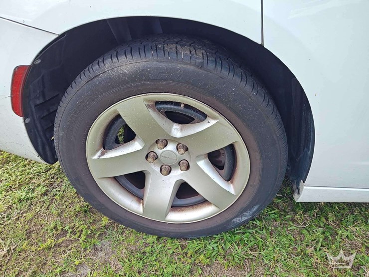 2017-dodge-charger-sedan-image-38