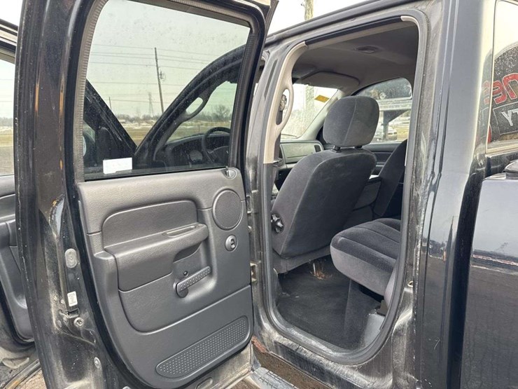 2000-dodge-1500-image-17