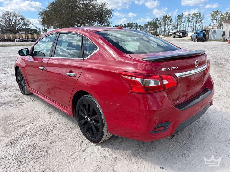 2017-nissan-sentra-sr-sedan-image-4