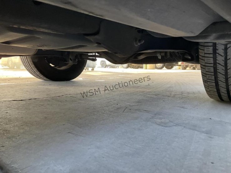 2015-chevrolet-tahoe-image-27