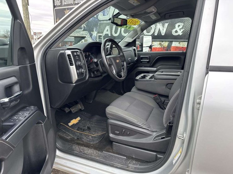 2017-chevrolet-silverado-1500-image-13