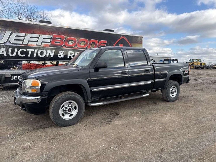 2005-gmc-sierra-2500-image-1