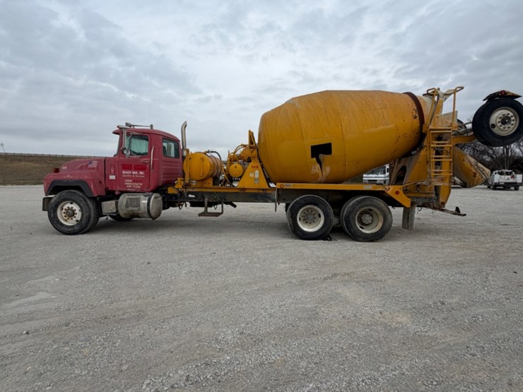 1997-mack-mixer-(inoperable)-image-8