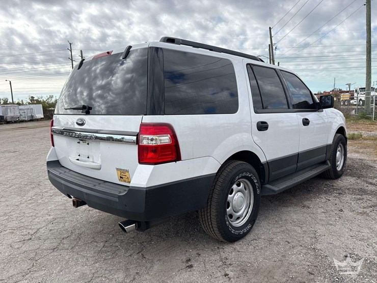 2017-ford-expedition-image-3