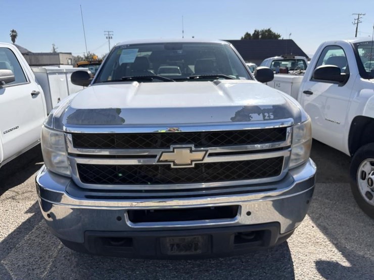 2011-chevrolet-2500-image-5