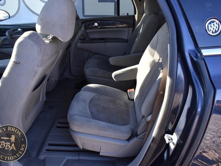 2015-buick-enclave-image-27