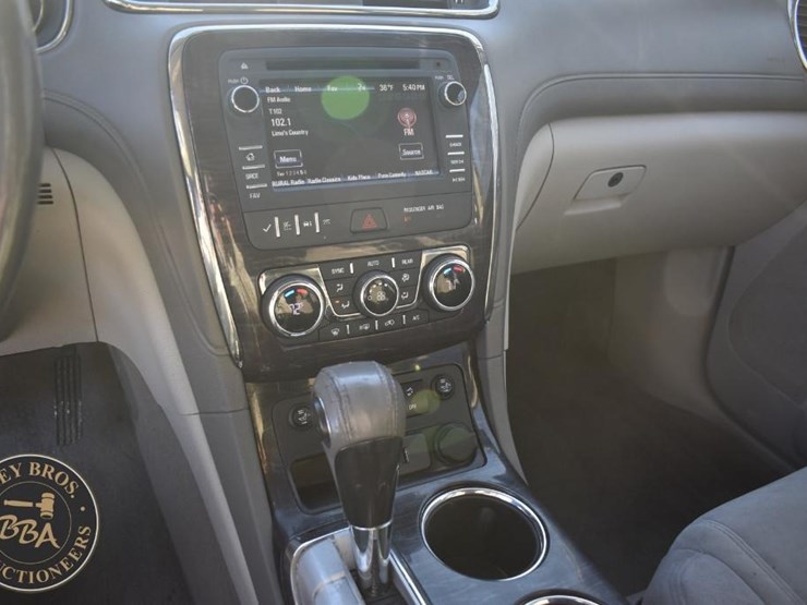 2015-buick-enclave-image-24