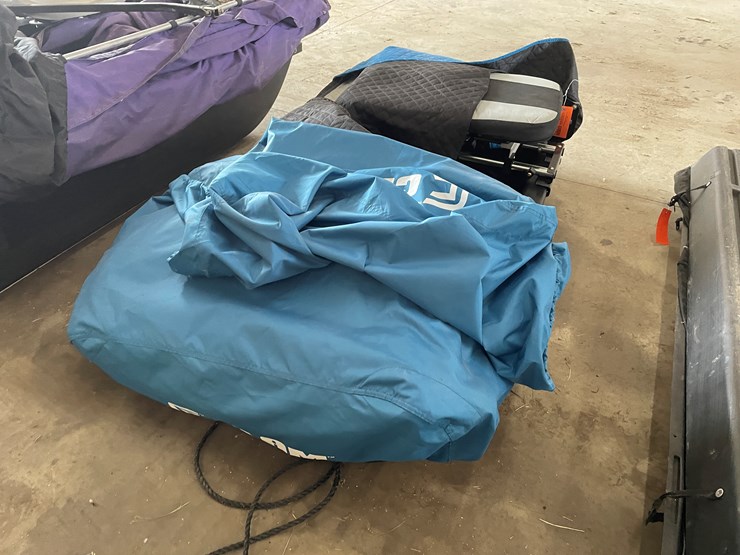 #7636-•-nanook-thermal-ice-fishing-shack-image-4