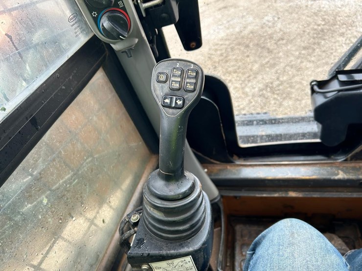 2021-case-tv450b-image-25