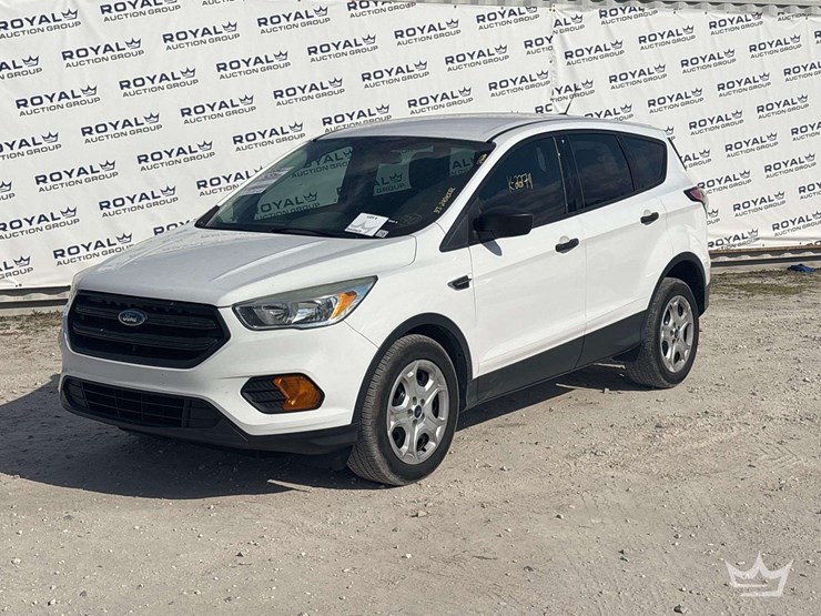 2017-ford-escape-image-1