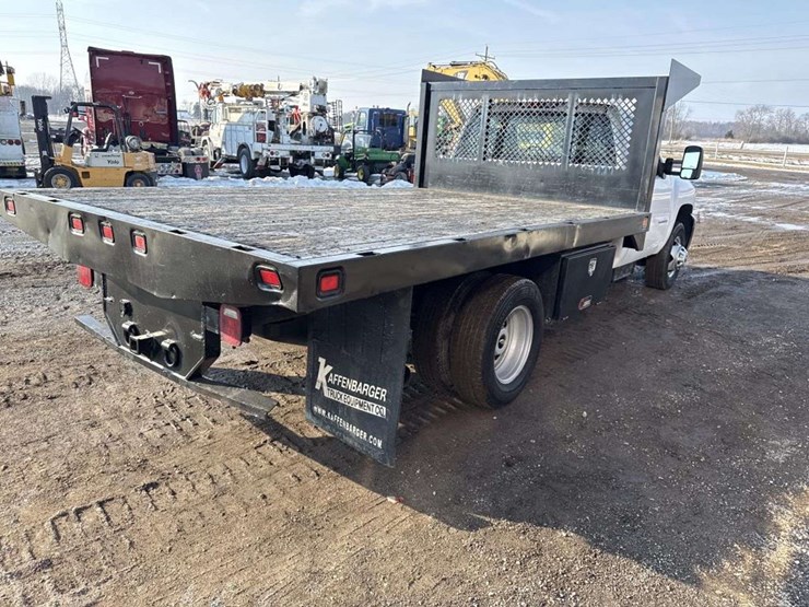 2013-chevrolet-3500-image-5