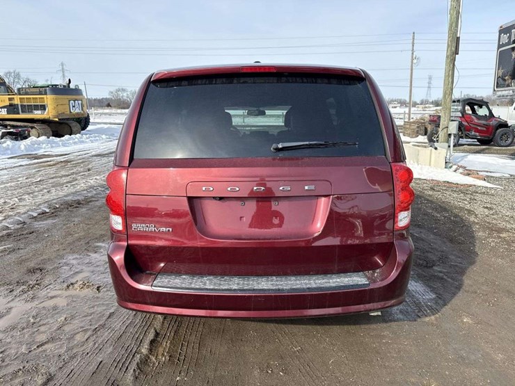 2016-dodge-grand-caravan-image-4