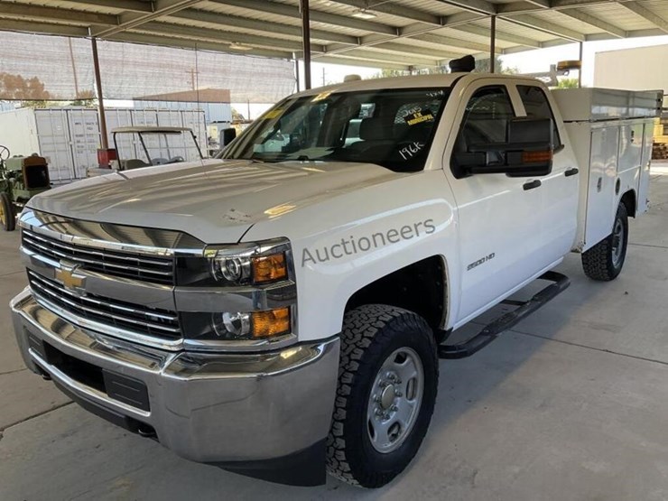 2015-chevrolet-silverado-2500hd-image-4