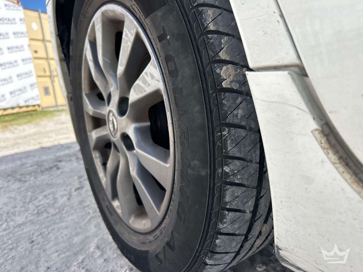 2015-nisan-altima-s-sedan-image-23