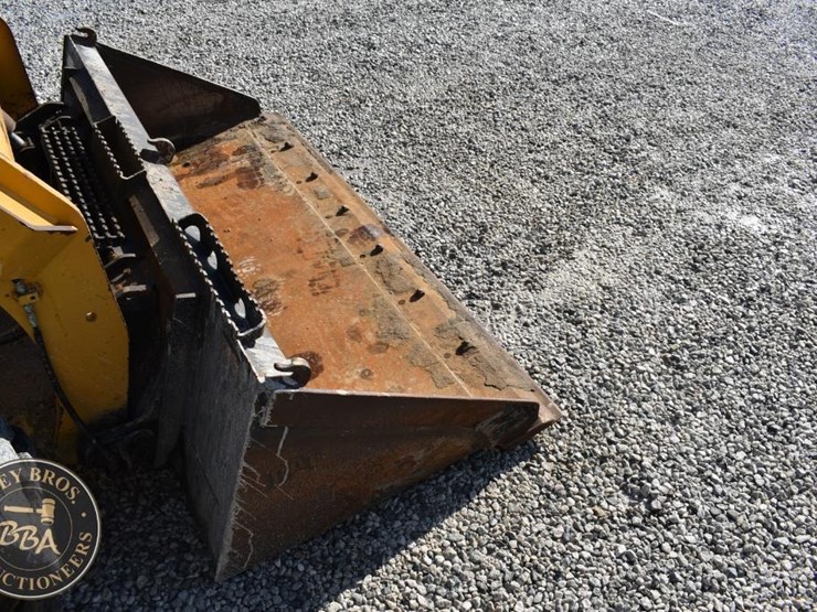 2020-caterpillar-259d3-image-27