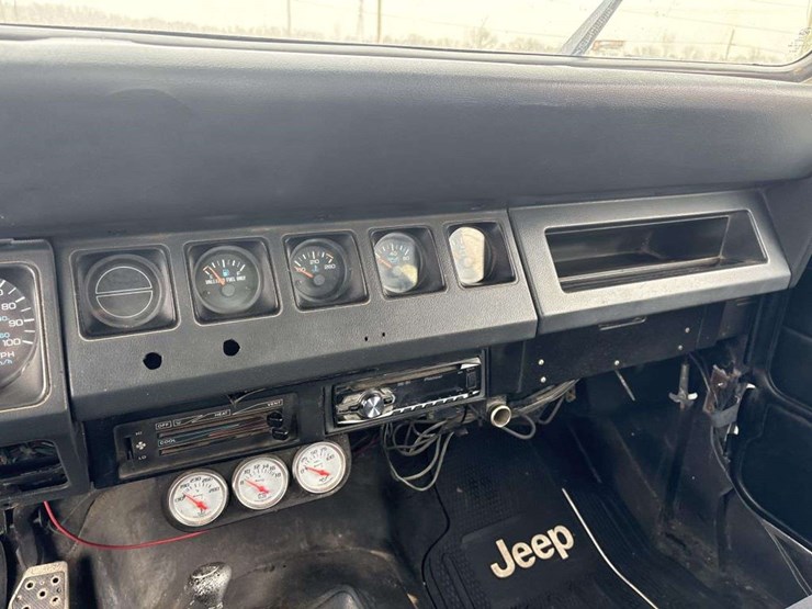 1999-jeep-wrangler-image-23