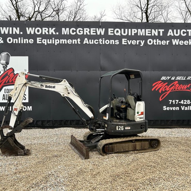 BOBCAT E26