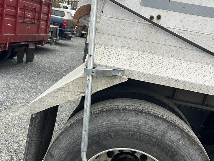 2002-vantage-39-ft-image-10