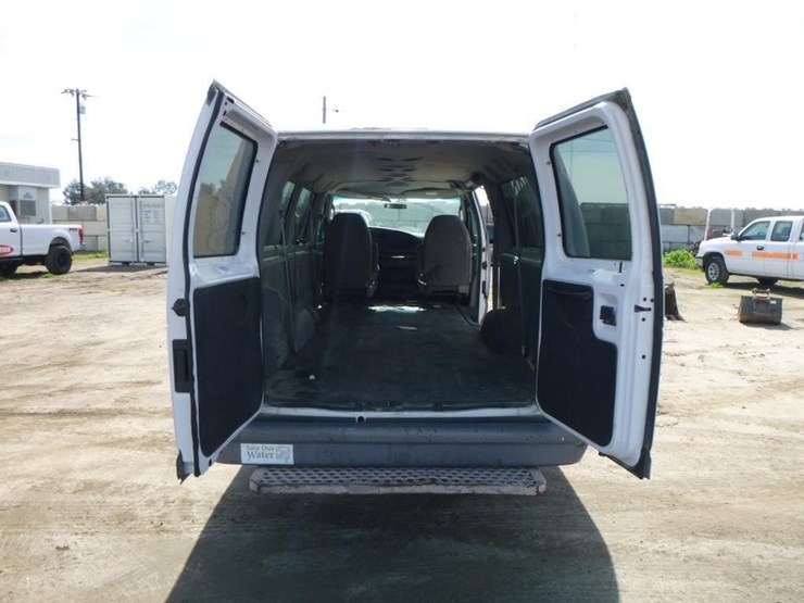 2006-ford-e350-image-16
