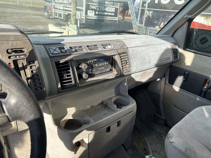 1995-gmc-safari-image-19