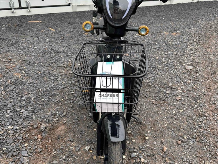 unused-battery-powered-moped-image-2