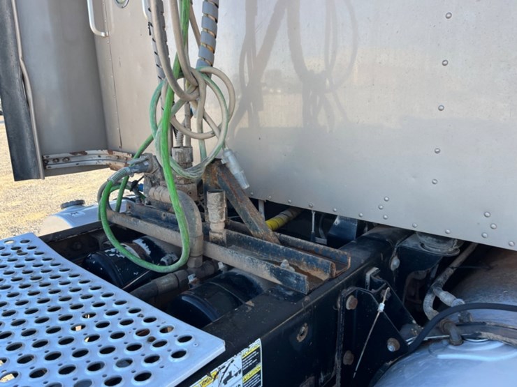 2007-kenworth-t800-image-15