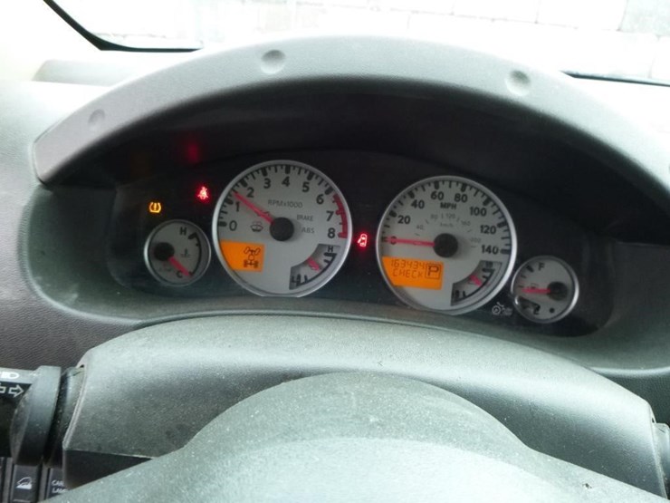 2016-nissan-frontier-image-11