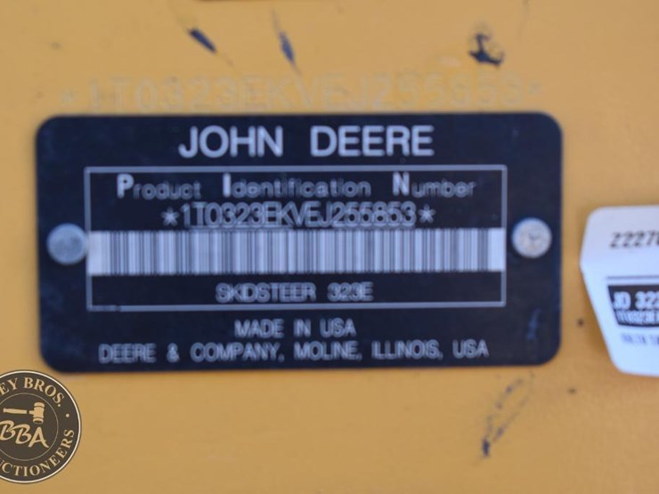 2015-deere-323e-image-32