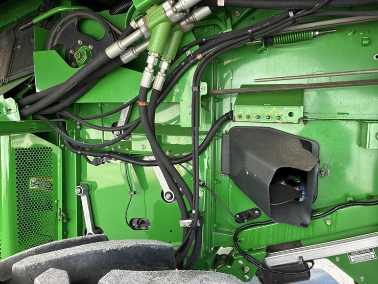 2013-john-deere-s670-image-59