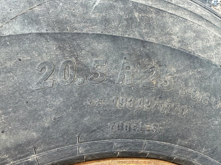 2011-deere-544k-image-18