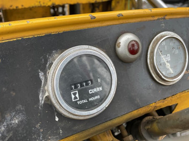 #114924-•-clark-forklift-#y6856982342-image-9