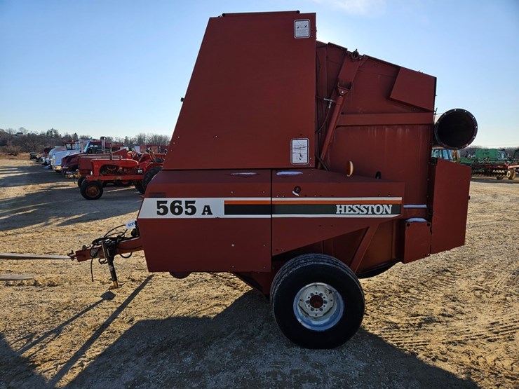 hesston-565a-image-2