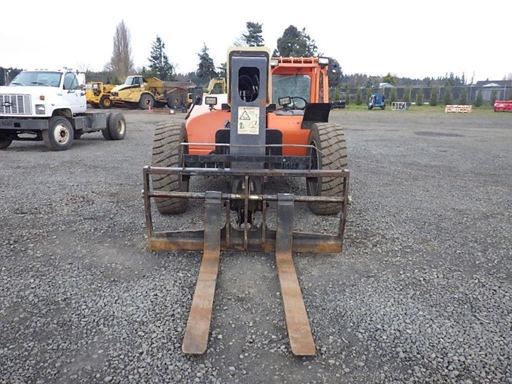 2014-jlg-g9-43a-image-2