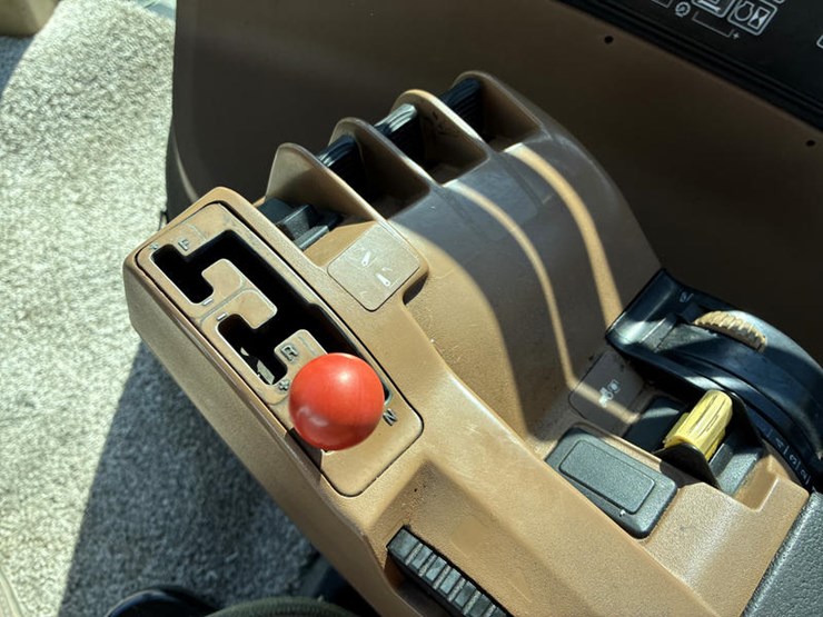 1995-john-deere-8300-image-72