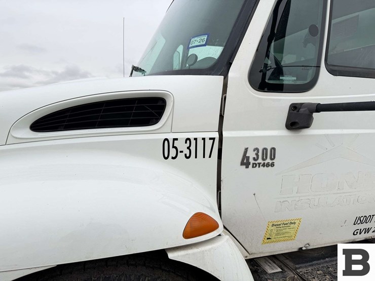 2006-international-durastar-4300-image-12