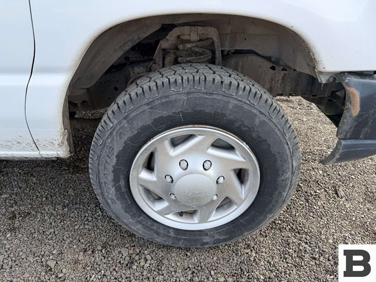 2010-ford-cargo-image-25