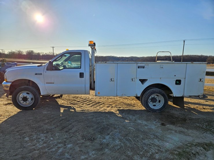 2003-ford-f550-image-2