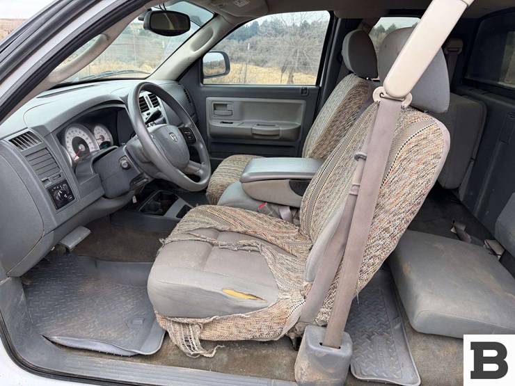 2005-dodge-dakota-image-24