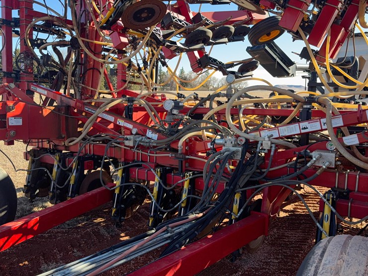 2014-bourgault-7700-image-36