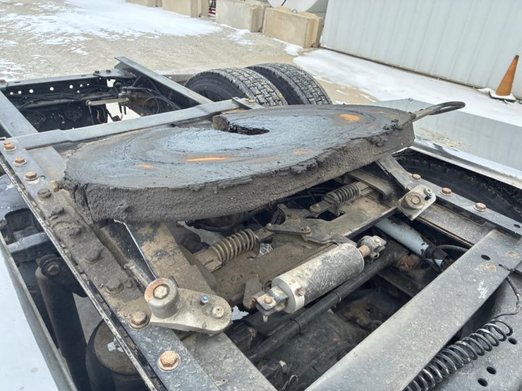 2016-kenworth-t680-image-26