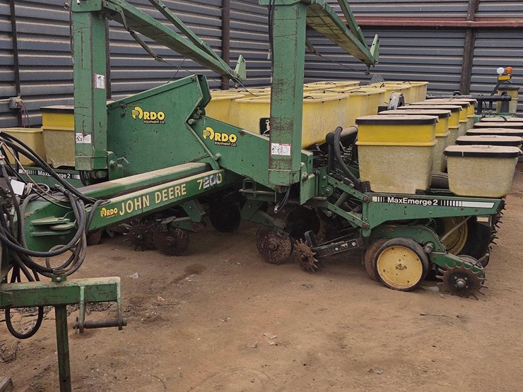 john-deere-7200-image-1