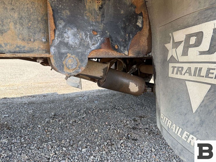 2014-pj-gooseneck-flatbed-trailer-image-37