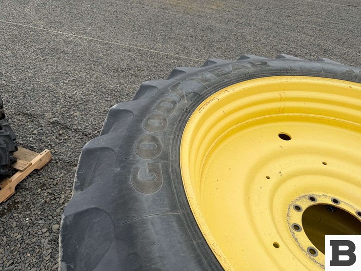 2012-john-deere-7260r-image-73