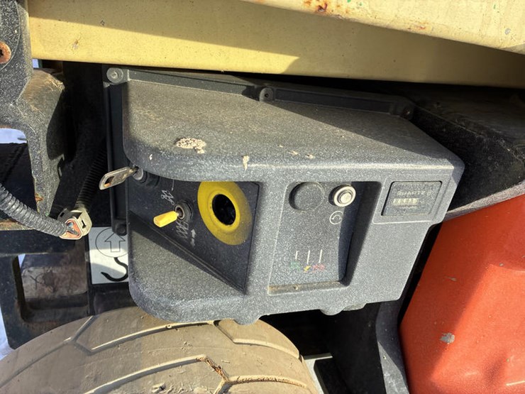 2007-jlg-1930es-image-15