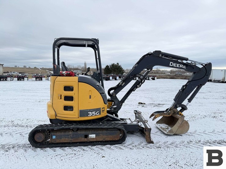 2017-deere-35g-image-6