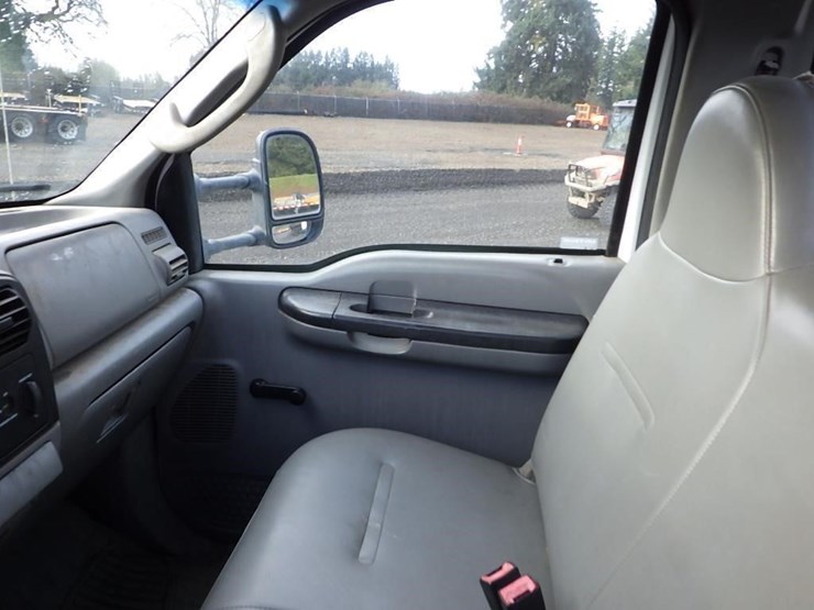 2007-ford-f550-image-19