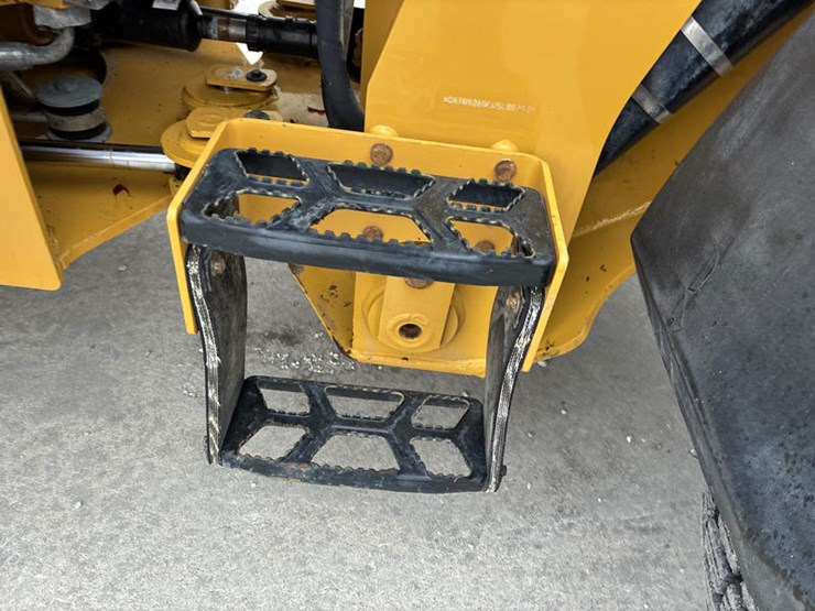 2021-caterpillar-926m-image-27